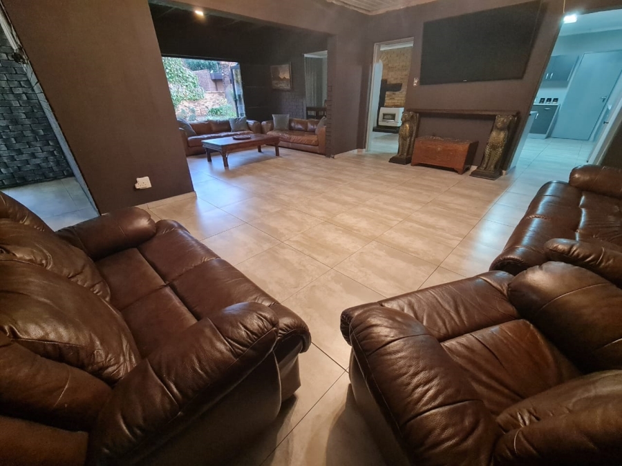 4 Bedroom Property for Sale in Sonneveld Gauteng
