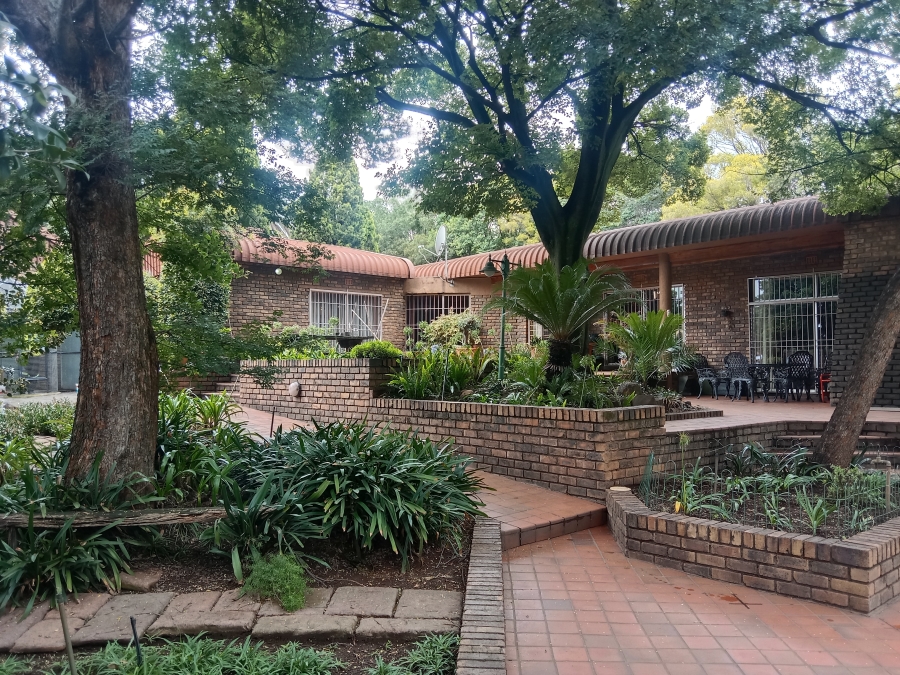 4 Bedroom Property for Sale in Sonneveld Gauteng