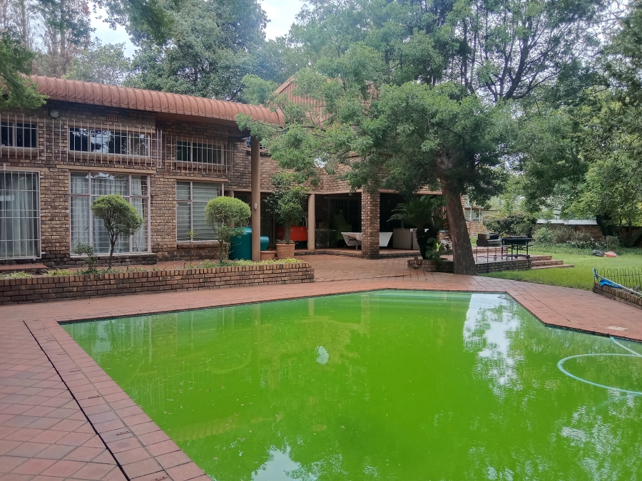 4 Bedroom Property for Sale in Sonneveld Gauteng