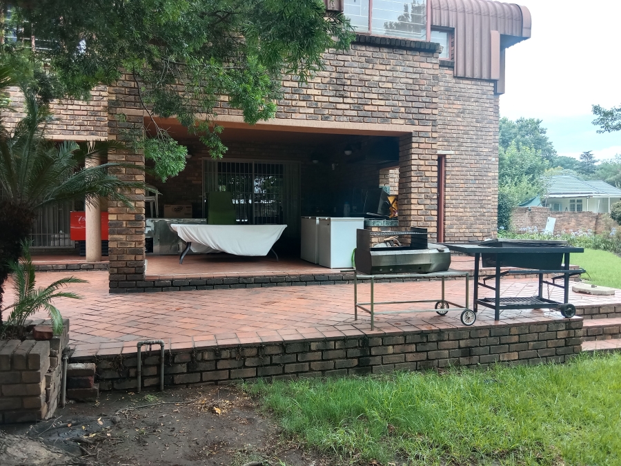 4 Bedroom Property for Sale in Sonneveld Gauteng