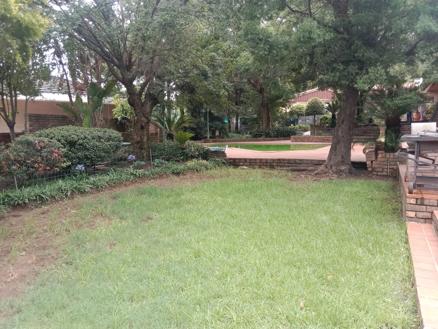 4 Bedroom Property for Sale in Sonneveld Gauteng