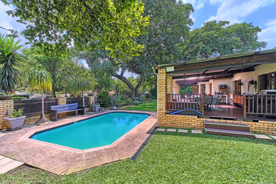 4 Bedroom Property for Sale in Lakeside Gauteng