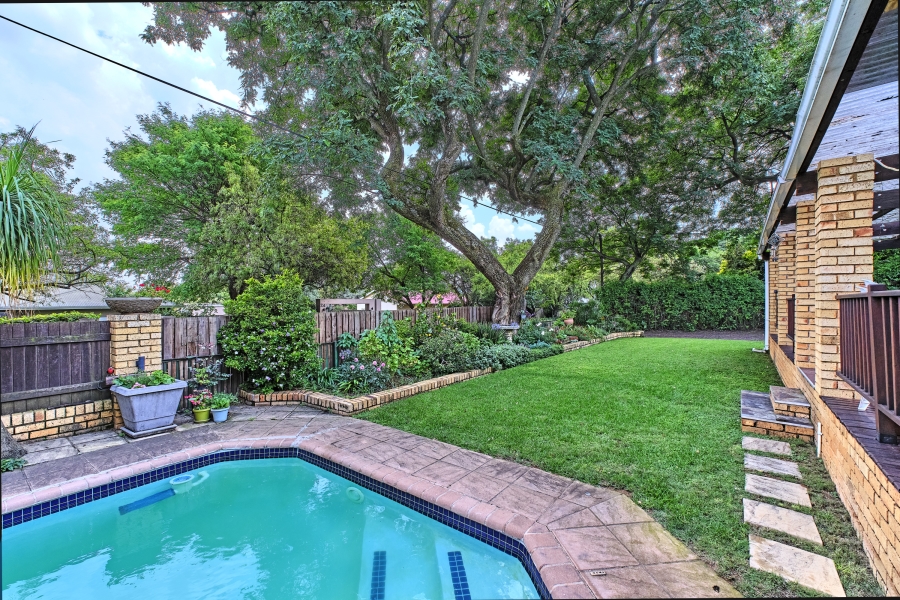 4 Bedroom Property for Sale in Lakeside Gauteng