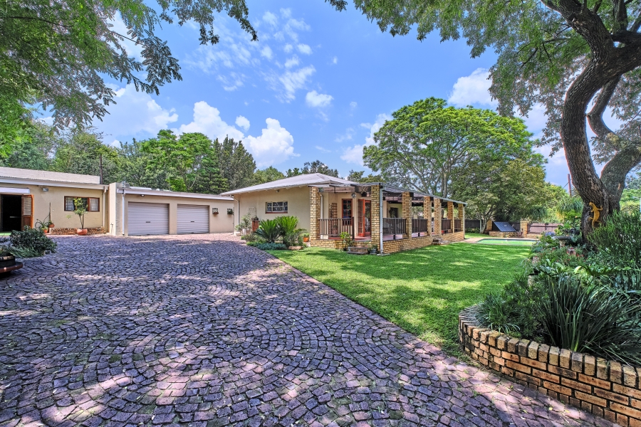 4 Bedroom Property for Sale in Lakeside Gauteng