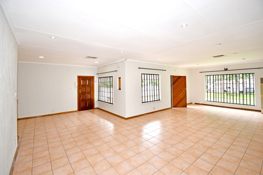 To Let 4 Bedroom Property for Rent in Woodmead Gauteng