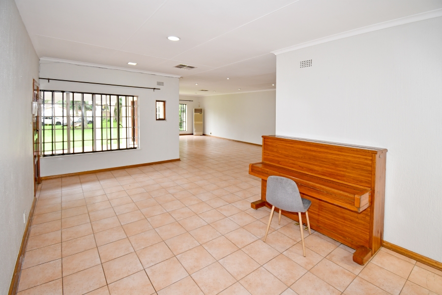 To Let 4 Bedroom Property for Rent in Woodmead Gauteng