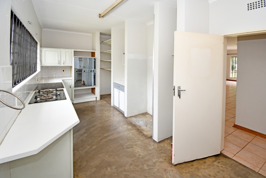 To Let 4 Bedroom Property for Rent in Woodmead Gauteng