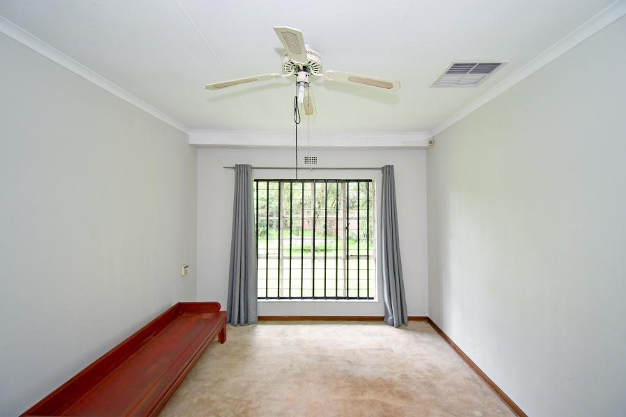 To Let 4 Bedroom Property for Rent in Woodmead Gauteng