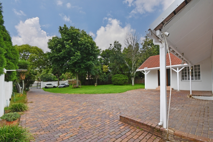 To Let 4 Bedroom Property for Rent in Woodmead Gauteng