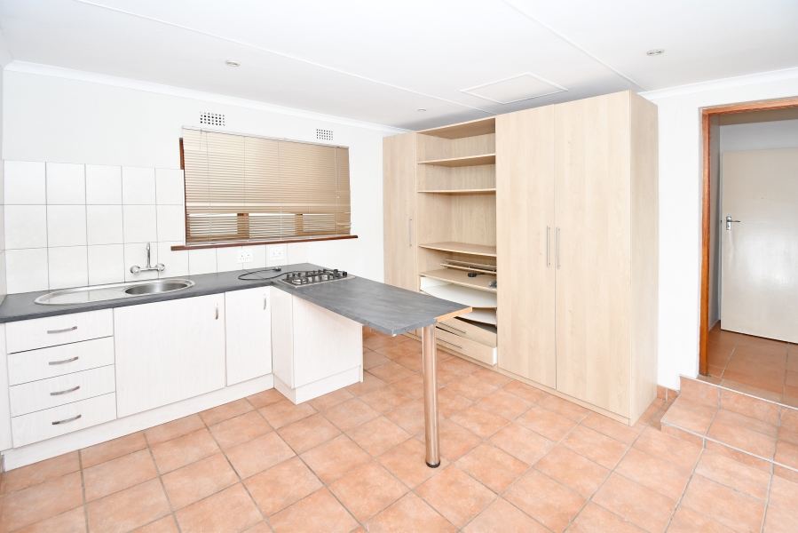 To Let 4 Bedroom Property for Rent in Woodmead Gauteng