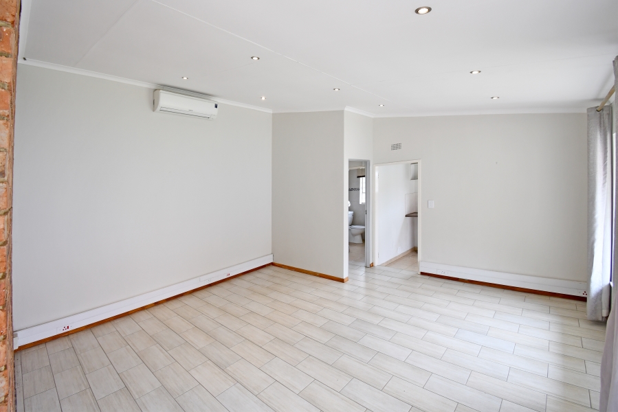 To Let 4 Bedroom Property for Rent in Woodmead Gauteng