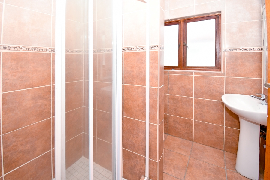 To Let 4 Bedroom Property for Rent in Woodmead Gauteng