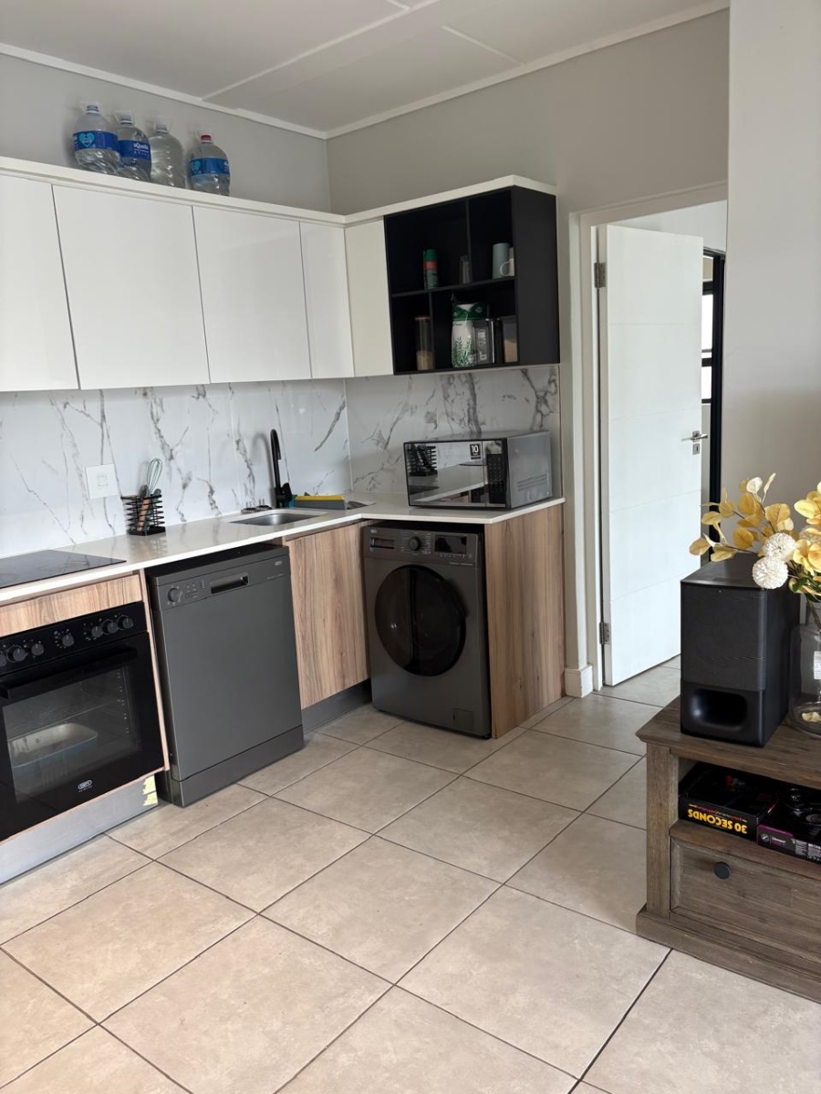 To Let 1 Bedroom Property for Rent in Waterfall Gauteng