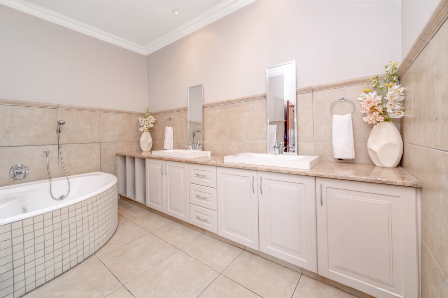 4 Bedroom Property for Sale in Morningside Gauteng