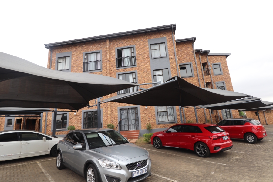 To Let 2 Bedroom Property for Rent in Birchleigh Gauteng