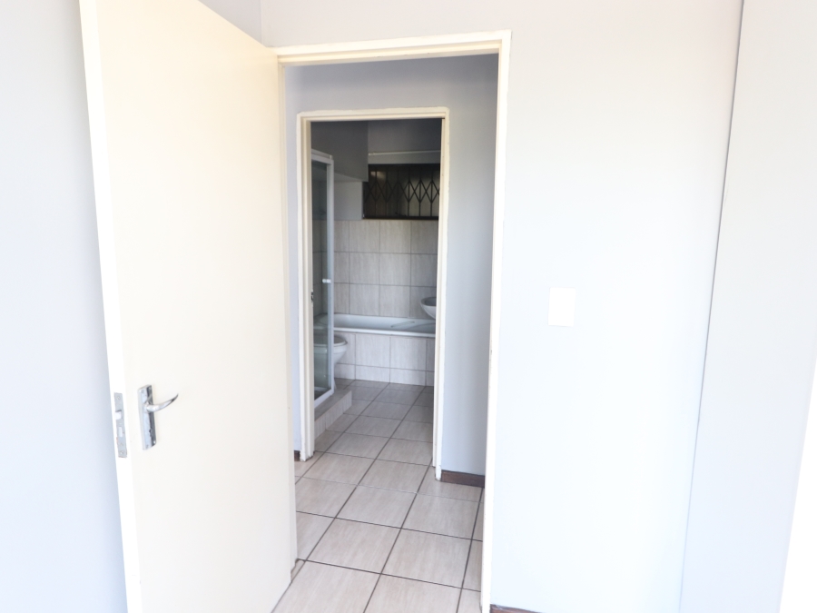 To Let 2 Bedroom Property for Rent in Birchleigh Gauteng