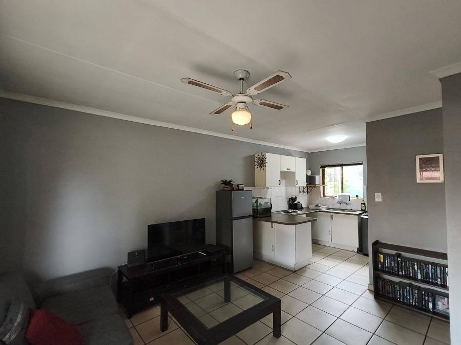 To Let 2 Bedroom Property for Rent in Weltevreden Park Gauteng