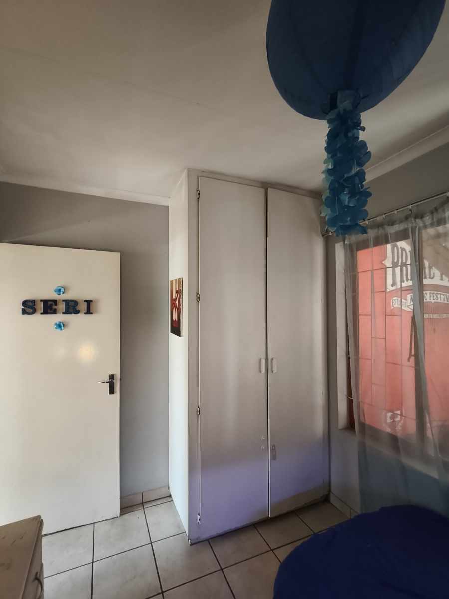 To Let 2 Bedroom Property for Rent in Weltevreden Park Gauteng