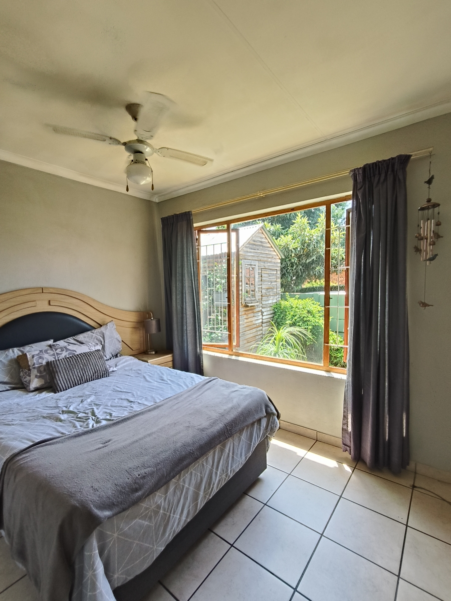 To Let 2 Bedroom Property for Rent in Weltevreden Park Gauteng