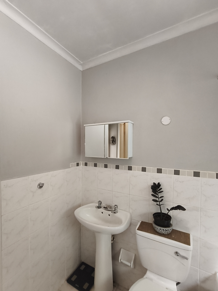 To Let 2 Bedroom Property for Rent in Weltevreden Park Gauteng