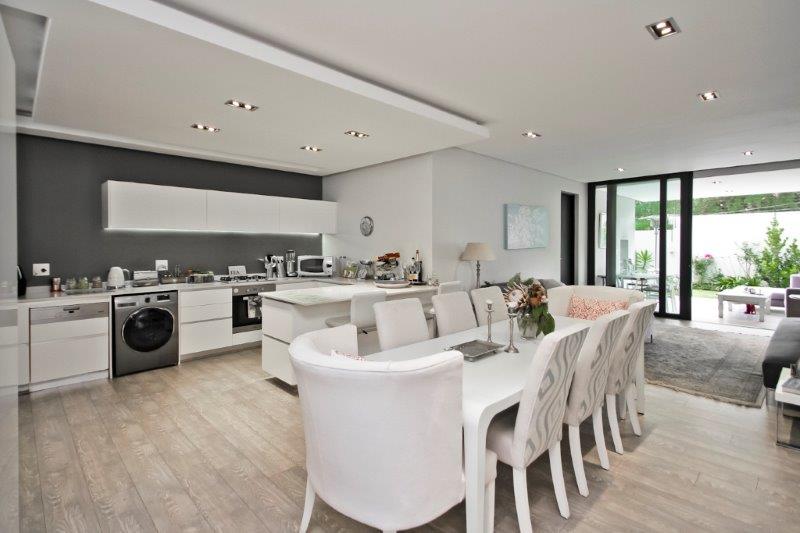 To Let 2 Bedroom Property for Rent in Dunkeld Gauteng