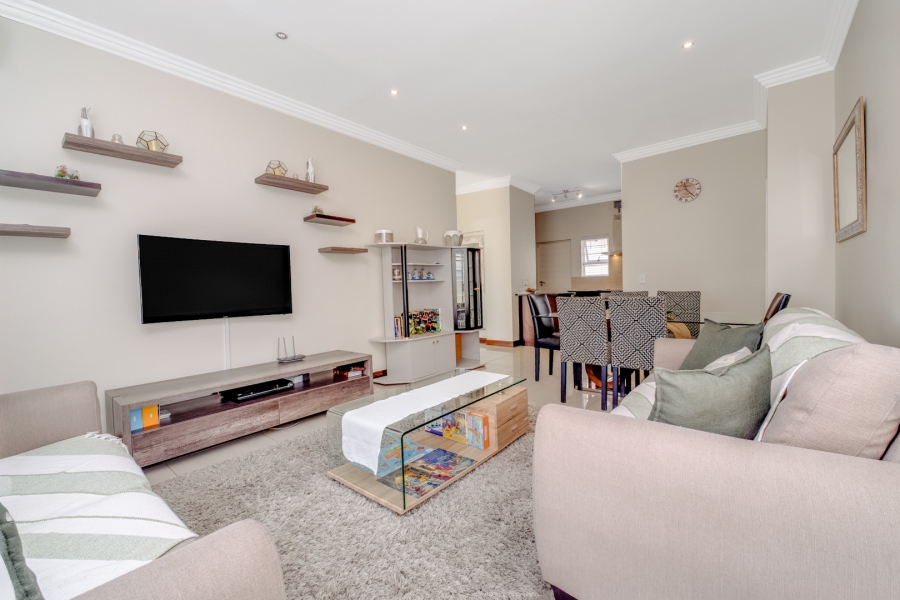 3 Bedroom Property for Sale in Broadacres Gauteng