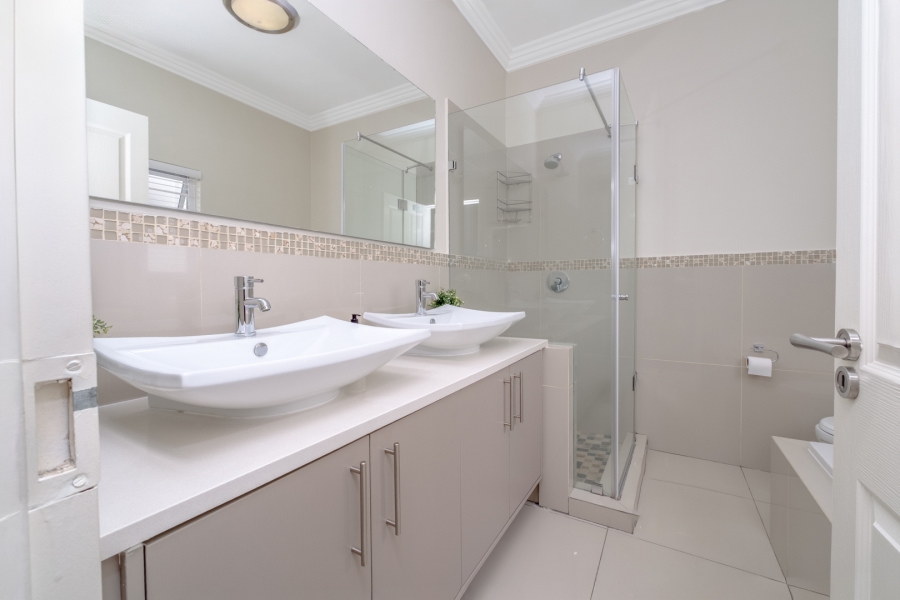 3 Bedroom Property for Sale in Broadacres Gauteng