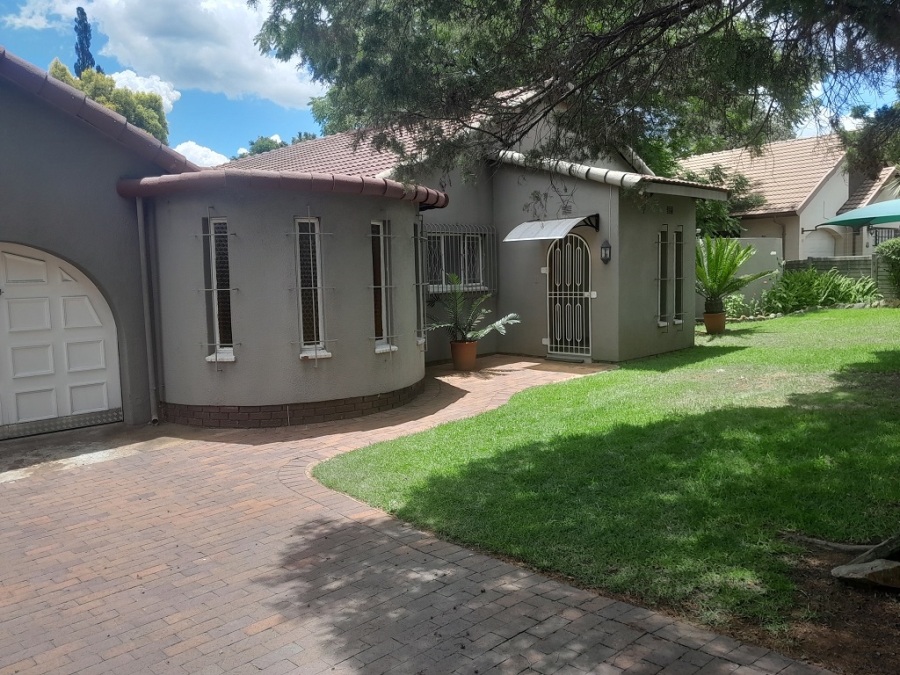 To Let 3 Bedroom Property for Rent in Brackendowns Gauteng