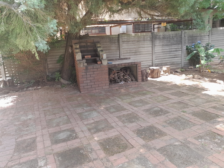 To Let 3 Bedroom Property for Rent in Brackendowns Gauteng