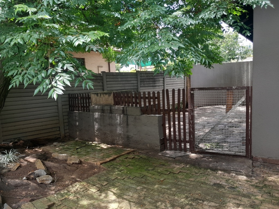 To Let 3 Bedroom Property for Rent in Brackendowns Gauteng