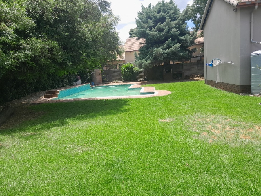 To Let 3 Bedroom Property for Rent in Brackendowns Gauteng