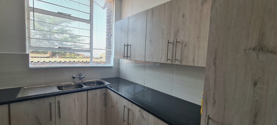 2 Bedroom Property for Sale in South Crest Gauteng