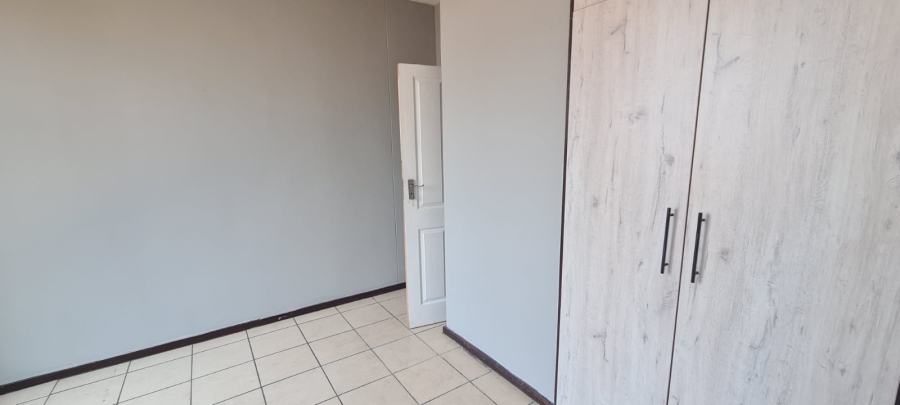 2 Bedroom Property for Sale in South Crest Gauteng