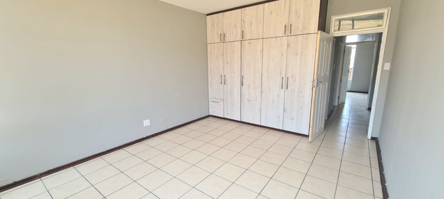 2 Bedroom Property for Sale in South Crest Gauteng