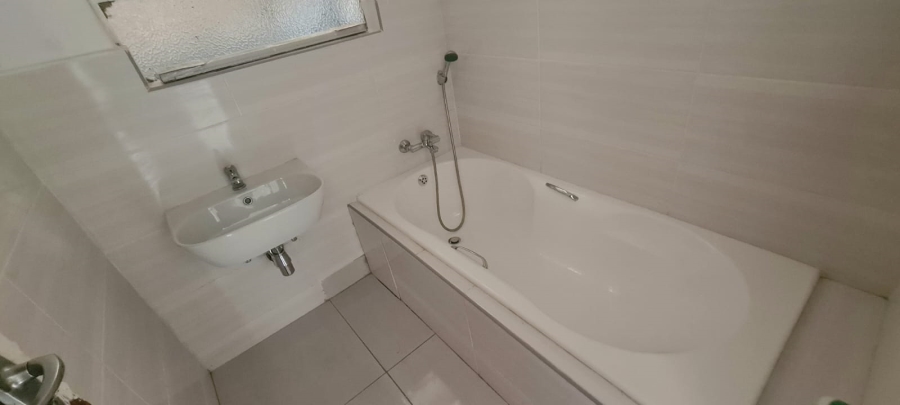 2 Bedroom Property for Sale in South Crest Gauteng