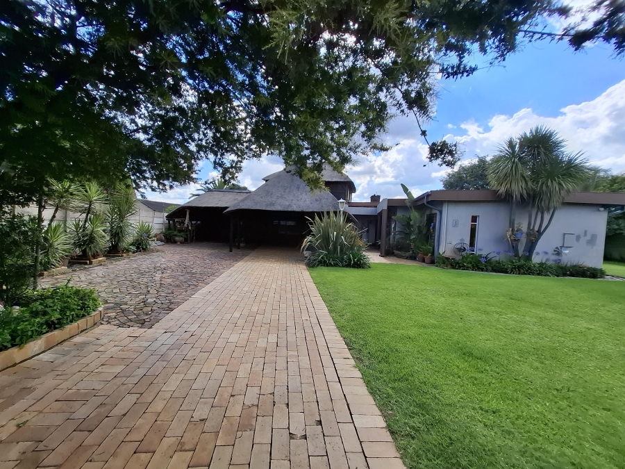 3 Bedroom Property for Sale in Dal Fouche Gauteng