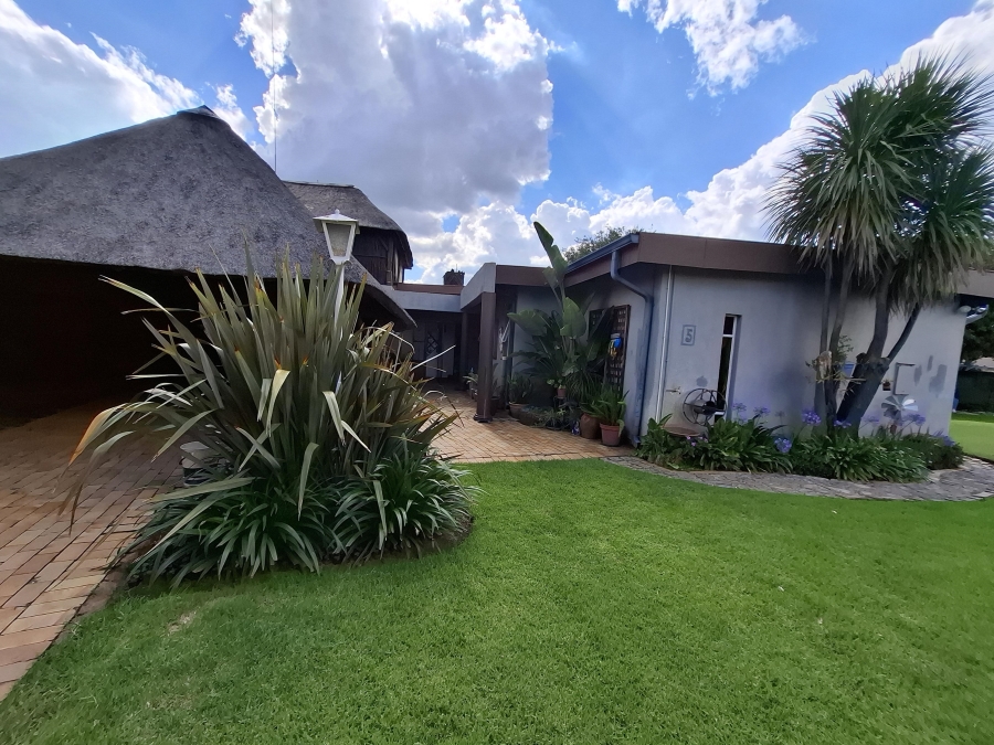 3 Bedroom Property for Sale in Dal Fouche Gauteng