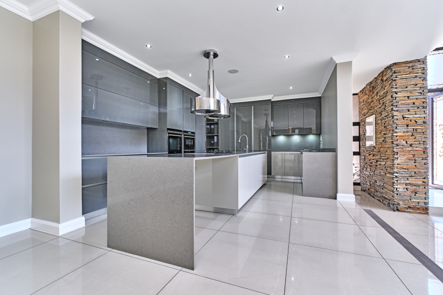 To Let 4 Bedroom Property for Rent in Waterfall Country Estate Gauteng