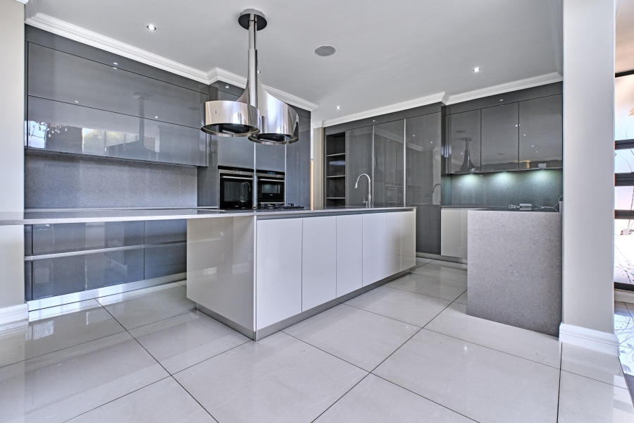 To Let 4 Bedroom Property for Rent in Waterfall Country Estate Gauteng