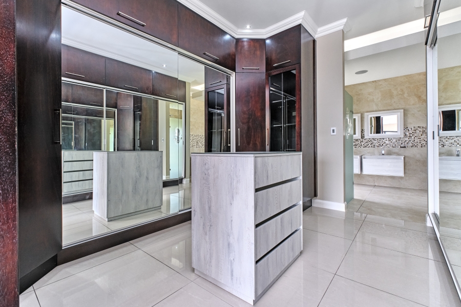 To Let 4 Bedroom Property for Rent in Waterfall Country Estate Gauteng