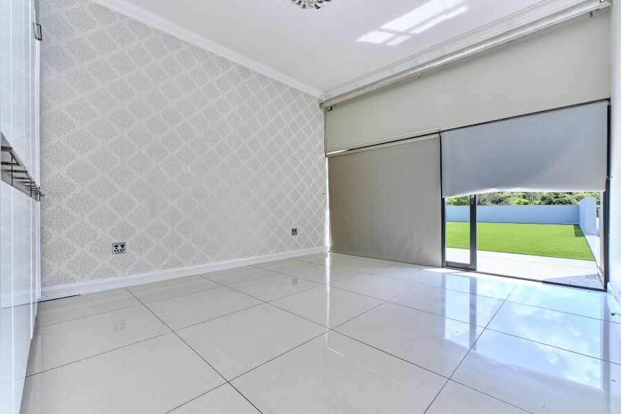 To Let 4 Bedroom Property for Rent in Waterfall Country Estate Gauteng