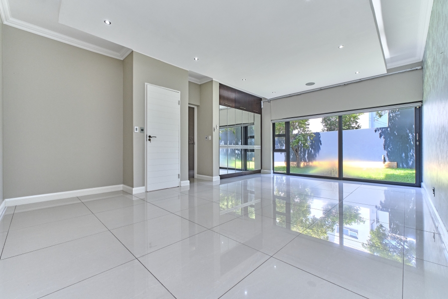 To Let 4 Bedroom Property for Rent in Waterfall Country Estate Gauteng