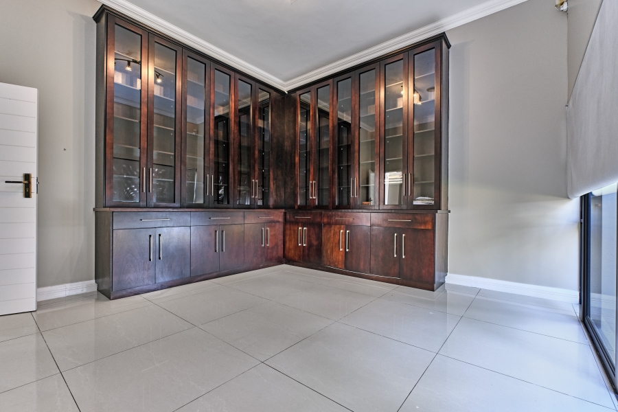 To Let 4 Bedroom Property for Rent in Waterfall Country Estate Gauteng