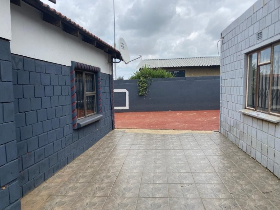 2 Bedroom Property for Sale in Tsakane Gauteng
