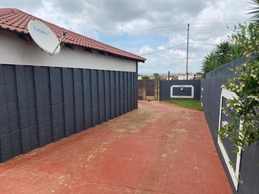 2 Bedroom Property for Sale in Tsakane Gauteng