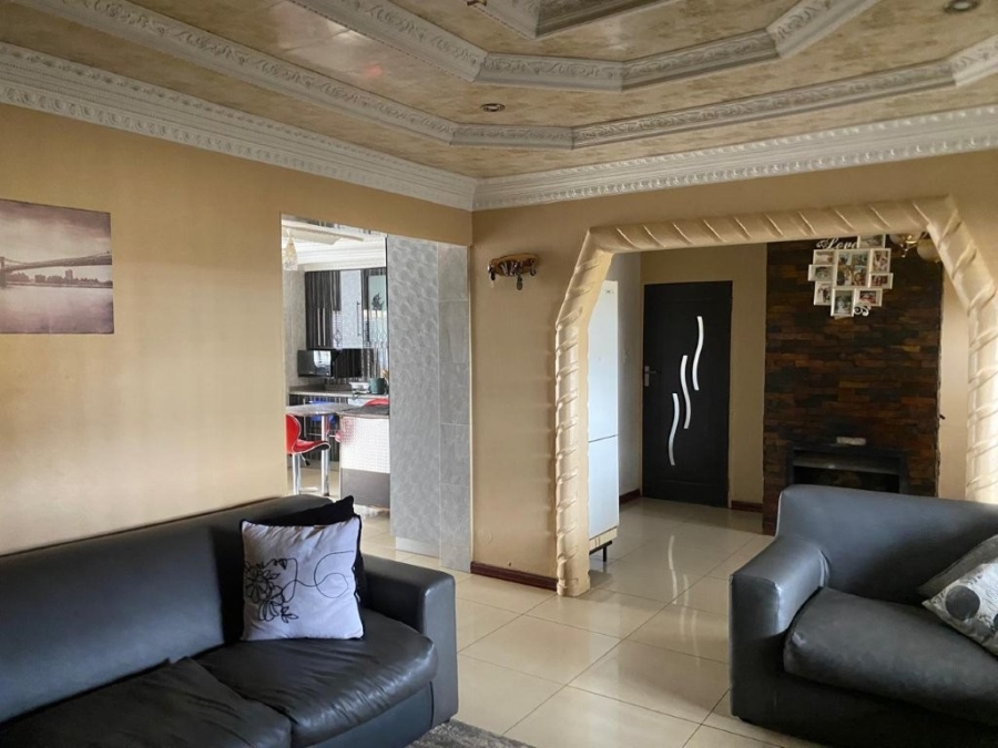 2 Bedroom Property for Sale in Tsakane Gauteng