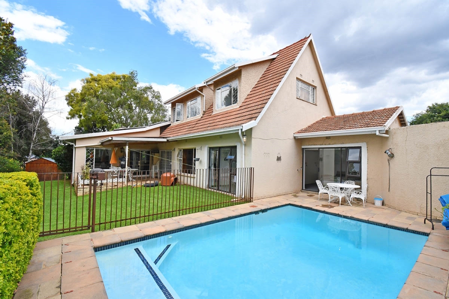 5 Bedroom Property for Sale in Fairmount Gauteng