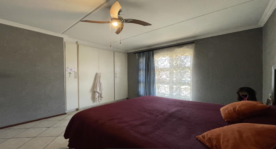 2 Bedroom Property for Sale in Mulbarton Gauteng