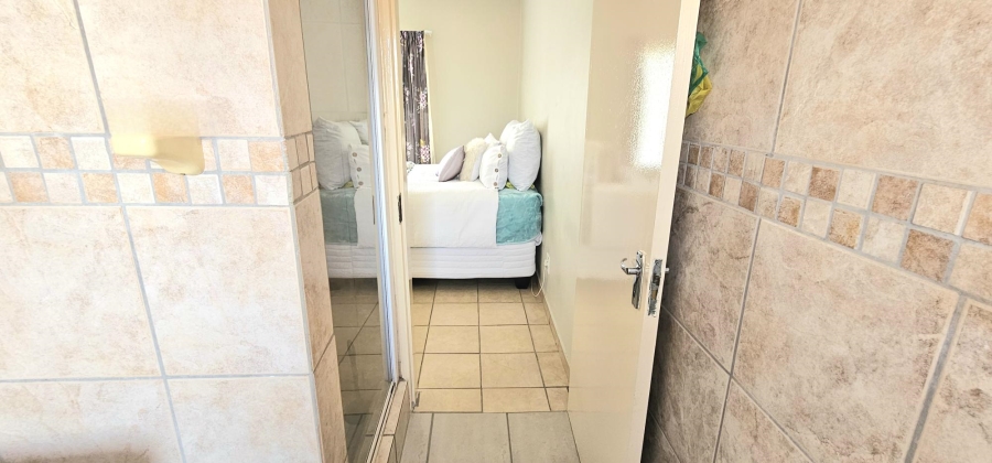 2 Bedroom Property for Sale in Die Hoewes Gauteng