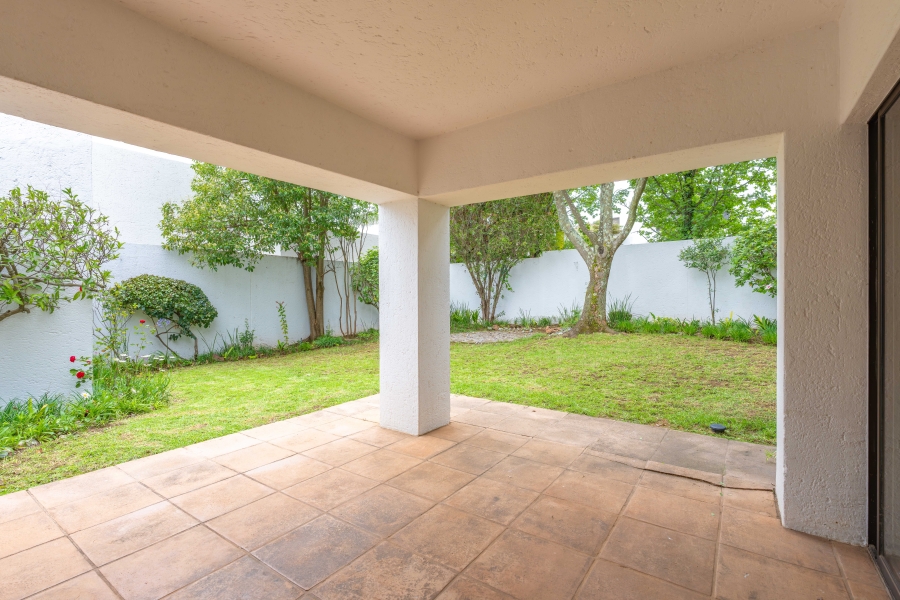 To Let 2 Bedroom Property for Rent in River Club Gauteng